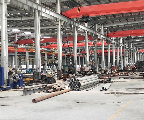 产品我们的钢结构工厂占地面积超过10万平方米,工厂拥有完善的生产